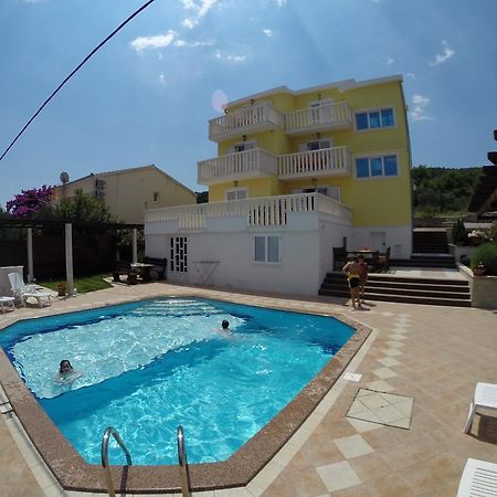 Apartments Romana Slatine Εξωτερικό φωτογραφία