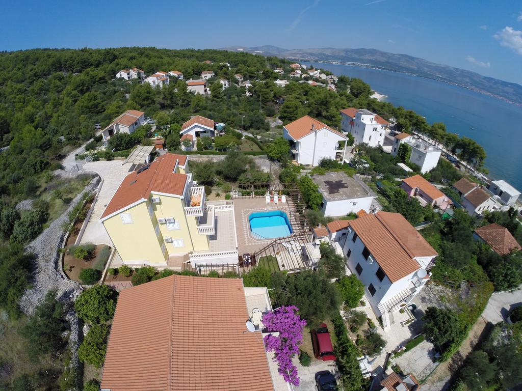 Apartments Romana Slatine Εξωτερικό φωτογραφία