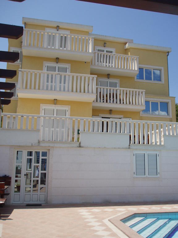 Apartments Romana Slatine Εξωτερικό φωτογραφία