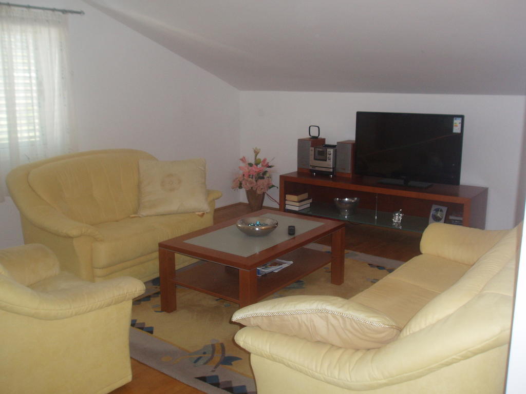 Apartments Romana Slatine Εξωτερικό φωτογραφία