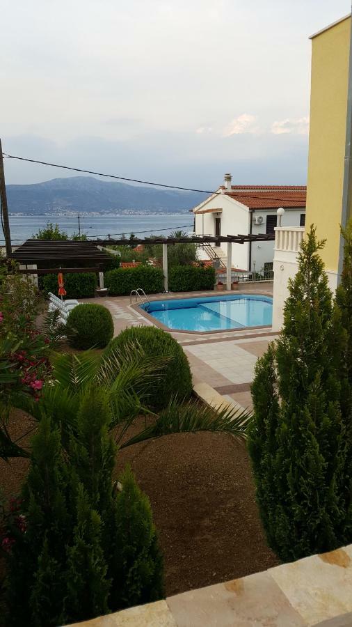 Apartments Romana Slatine Εξωτερικό φωτογραφία