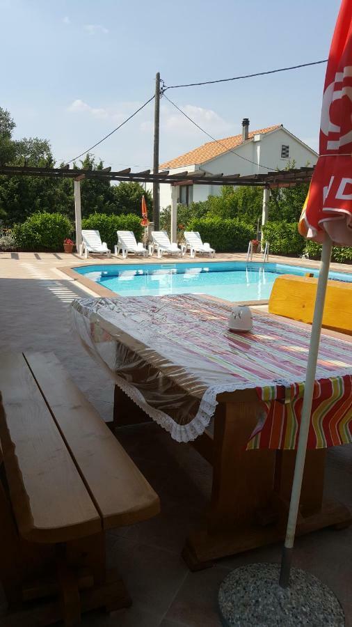 Apartments Romana Slatine Εξωτερικό φωτογραφία