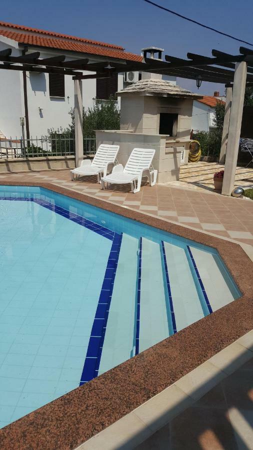 Apartments Romana Slatine Εξωτερικό φωτογραφία
